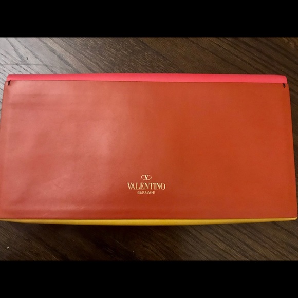 Valentino Garavani Clutch Large - Picture 2 of 6